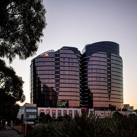 Melbourne Marriott Hotel Docklands Eksteriør bilde The Marriott Melbourne Docklands