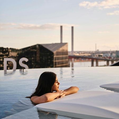 Melbourne Marriott Hotel Docklands Eksteriør bilde Skyline pool