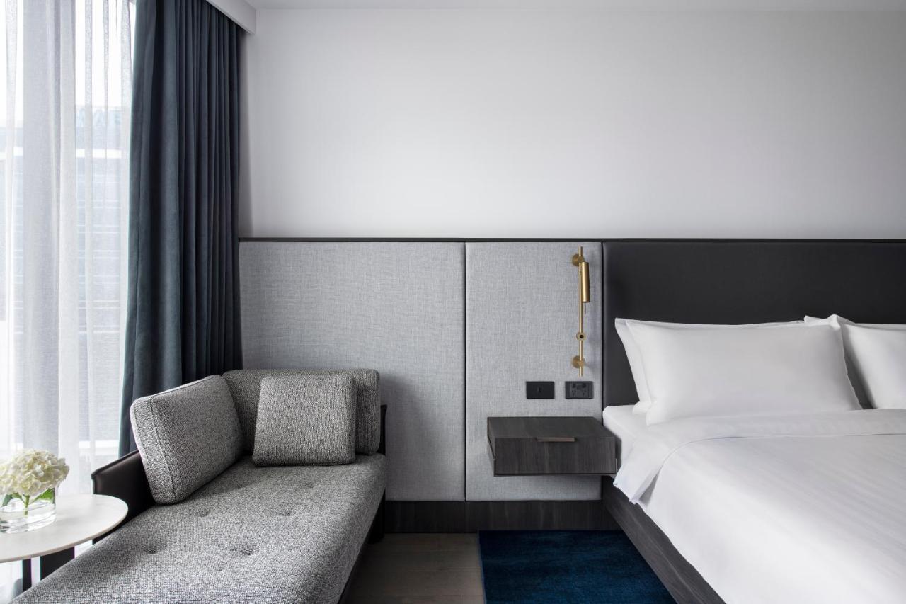 Melbourne Marriott Hotel Docklands Eksteriør bilde Deluxe Room