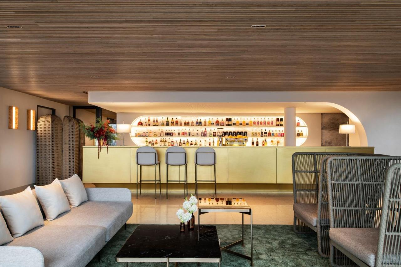 Melbourne Marriott Hotel Docklands Eksteriør bilde The bar at the 19th floor