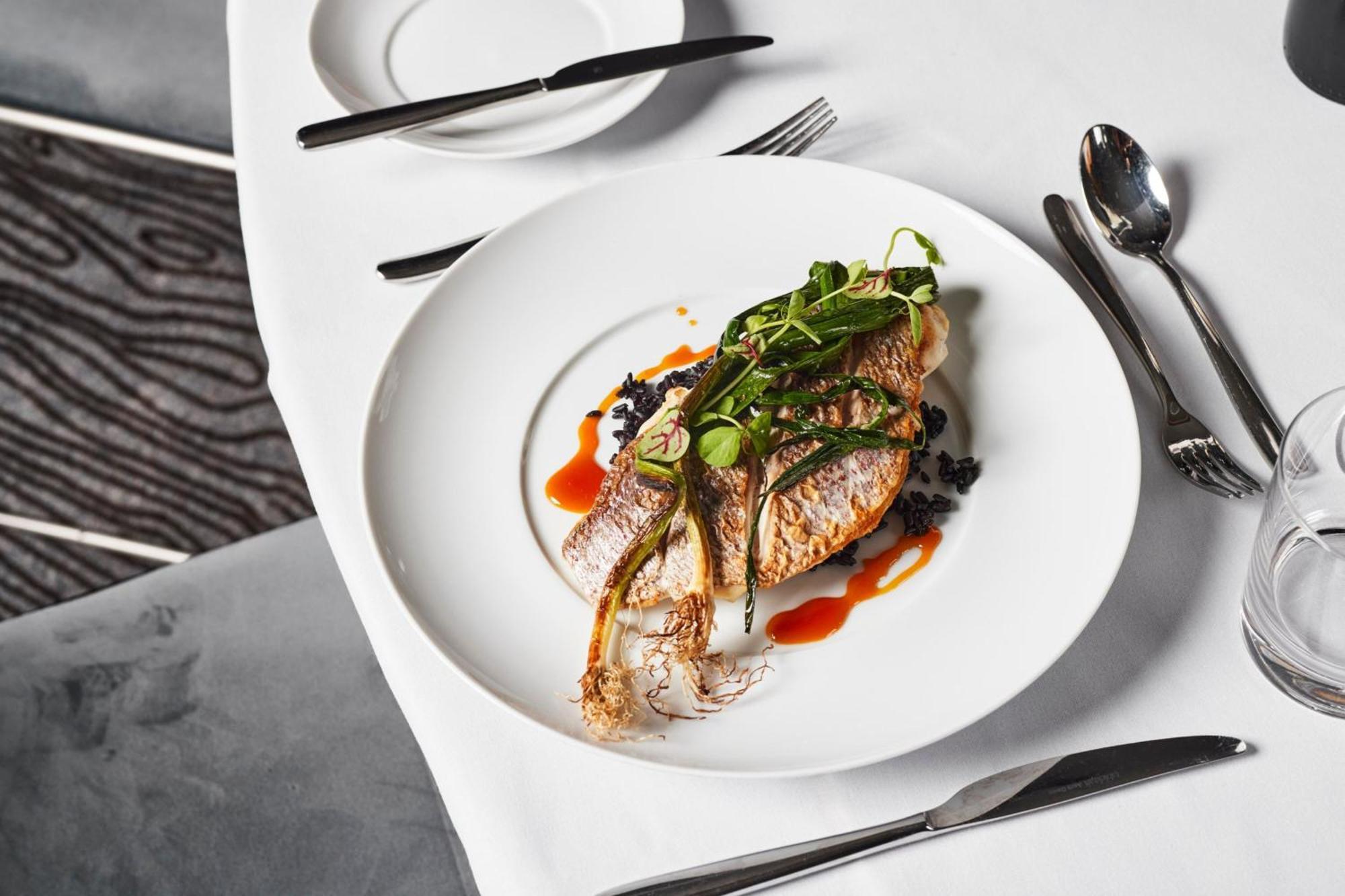Melbourne Marriott Hotel Docklands Eksteriør bilde A plate of food
