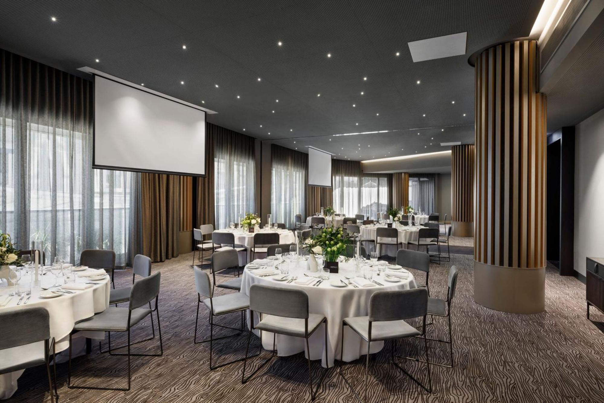 Melbourne Marriott Hotel Docklands Eksteriør bilde The Westin Ballroom