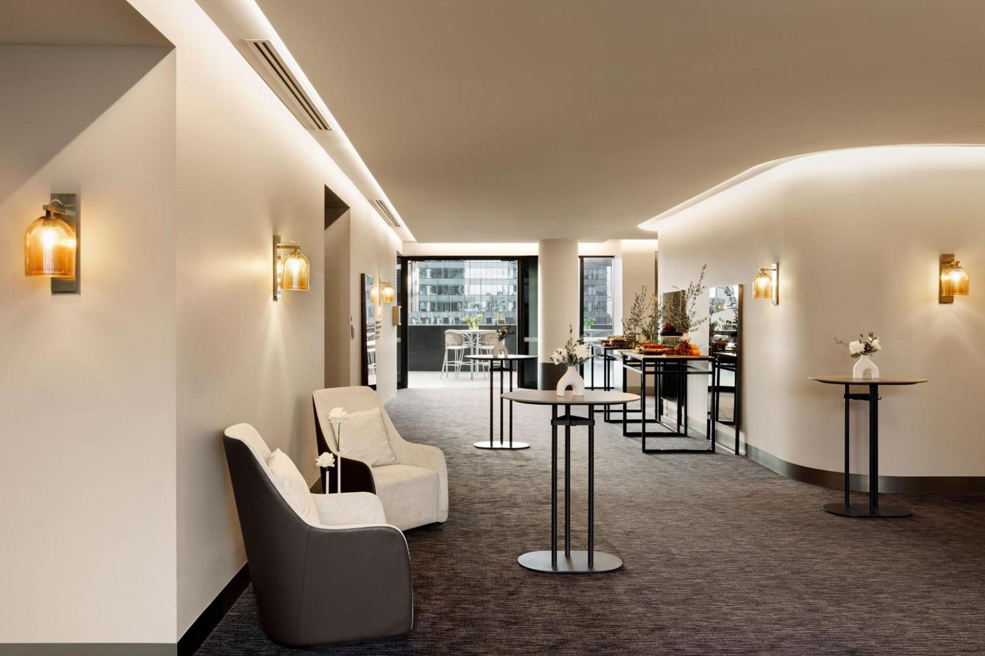 Melbourne Marriott Hotel Docklands Eksteriør bilde The Club at Frankfurt Airport